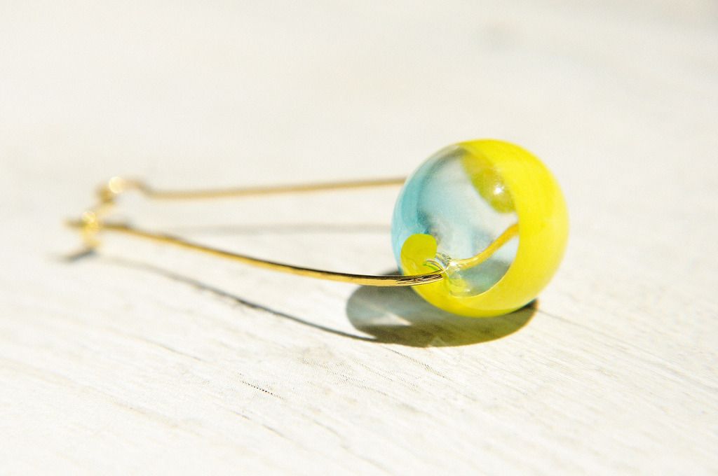 / Simple sense / retro golden hue oval Bronze ear earring ear hook earhook - Gradient glass droplets sun ocean - ต่างหู - แก้ว หลากหลายสี