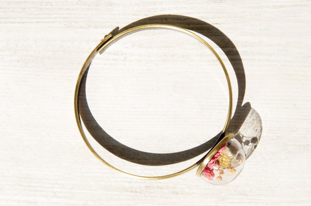 Valentine's Day Gift / Forest Department / Glass Dry Flower Bronze Bracelet-Spring Forest - Bracelets - Glass Multicolor