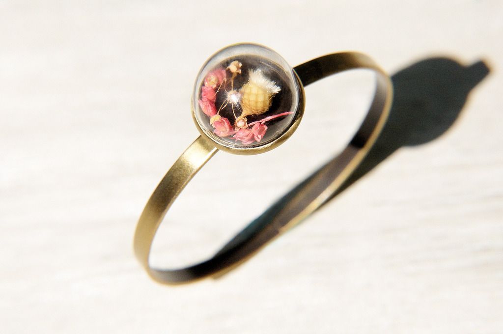 Valentine's Day Gift / Forest Department / Glass Dry Flower Bronze Bracelet-Spring Forest - Bracelets - Glass Multicolor