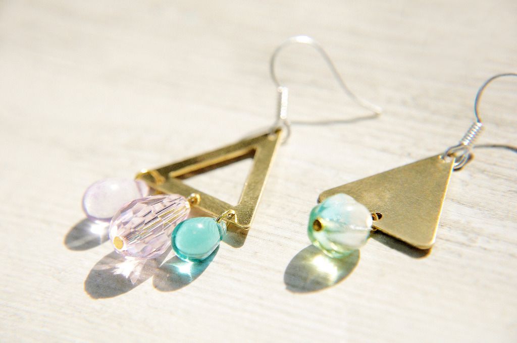 Happy New Year / simple sense / Bronze vintage glass earrings - actual situation of trigonometry World (clip-on / ear pin) - Earrings & Clip-ons - Glass Multicolor
