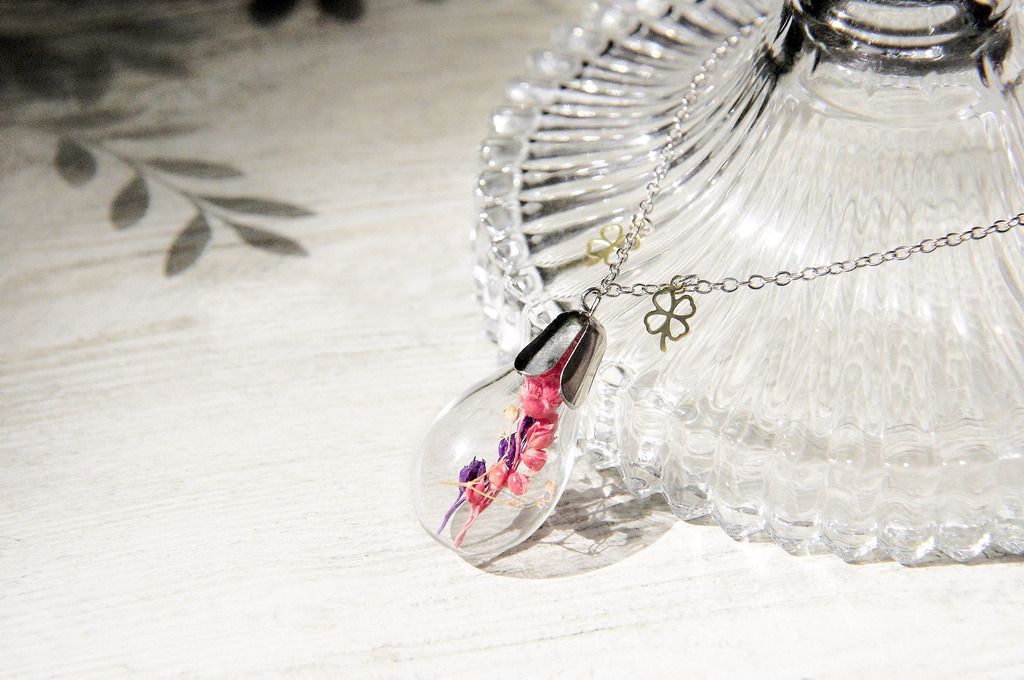 Valentine's Day / Forest Girl / French Transparent Glass Ball Dry Flower Necklace-Colorful Flowers + Gypsophila - Necklaces - Glass Multicolor
