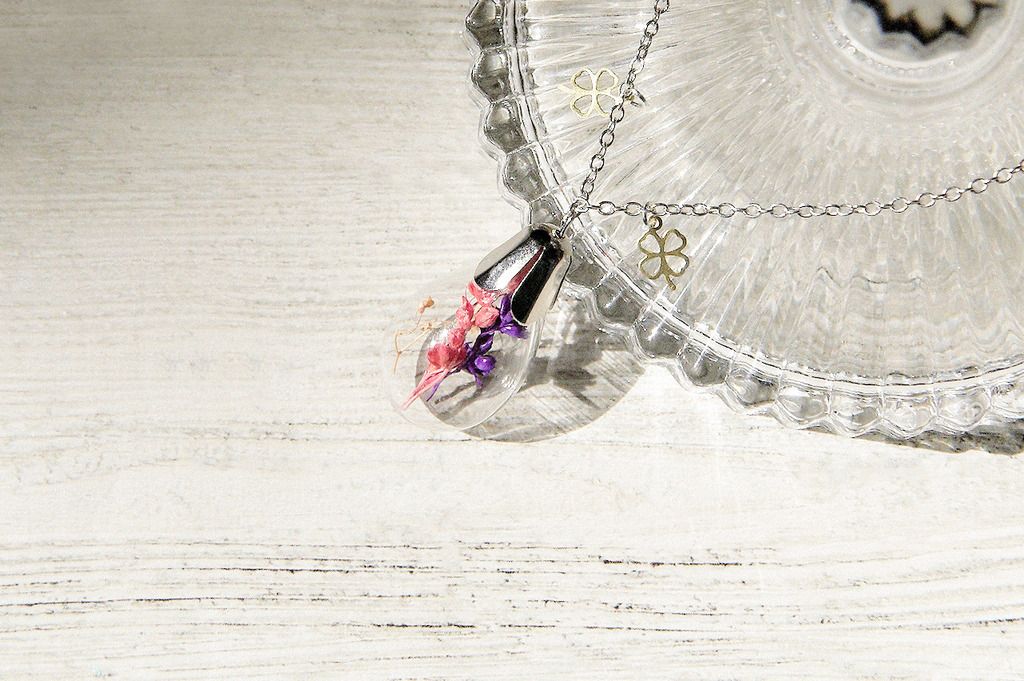 Valentine's Day / Forest Girl / French Transparent Glass Ball Dry Flower Necklace-Colorful Flowers + Gypsophila - Necklaces - Glass Multicolor