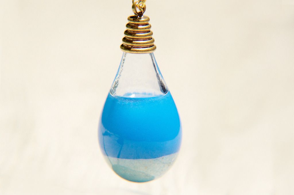 Anniversary 5% off the whole museum / Ocean wind / British transparent glass ball necklace-water blue ocean at night (Limited Luminous Edition) - Necklaces - Glass Blue
