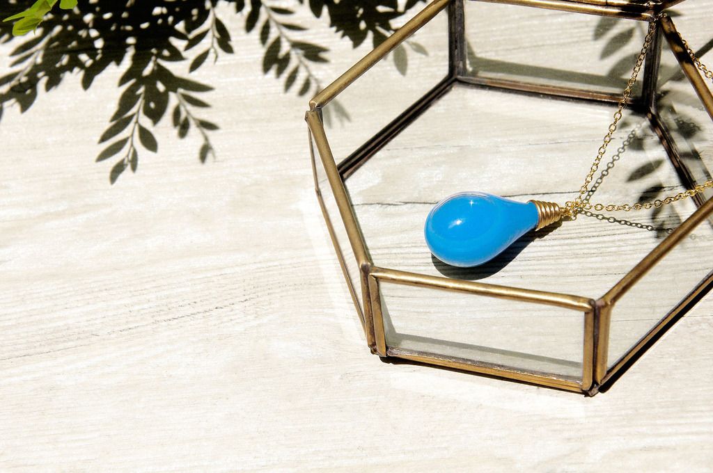 Anniversary 5% off the whole museum / Ocean wind / British transparent glass ball necklace-water blue ocean at night (Limited Luminous Edition) - Necklaces - Glass Blue