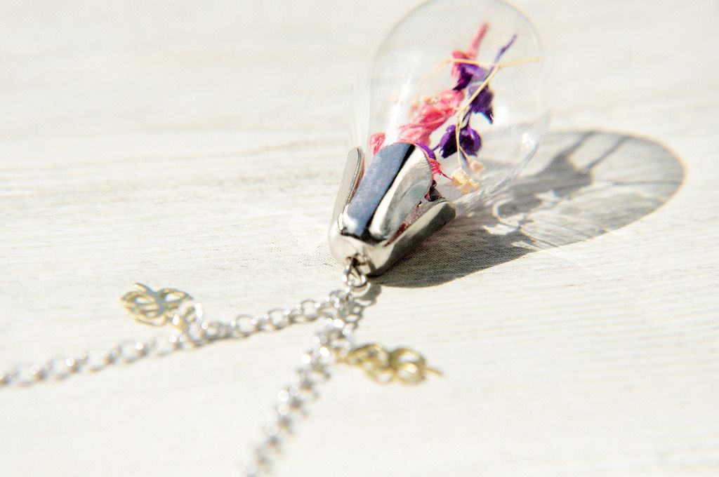 Valentine's Day / Forest Girl / French Transparent Glass Ball Dry Flower Necklace-Colorful Flowers + Gypsophila - Necklaces - Glass Multicolor