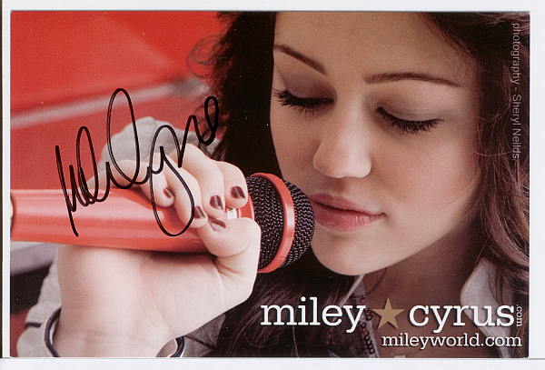 miley.png Miley Cyrus image by EmmyAutographs