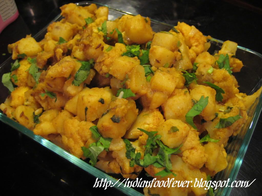 aloo gobi,potatoes and cauliflower,spicy vegetable